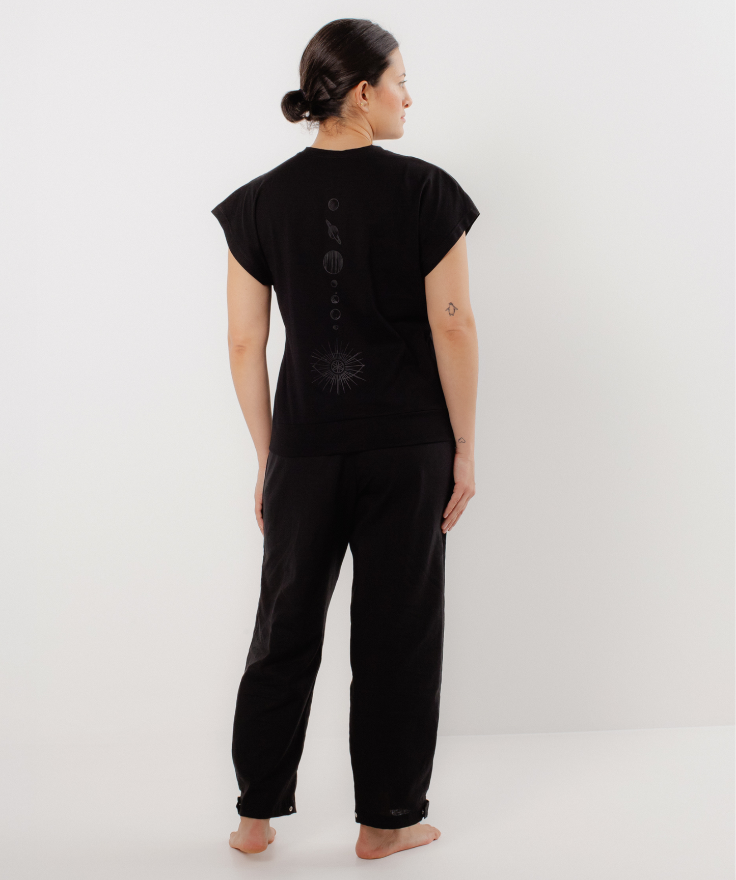 Camiseta Navagraha - Negro